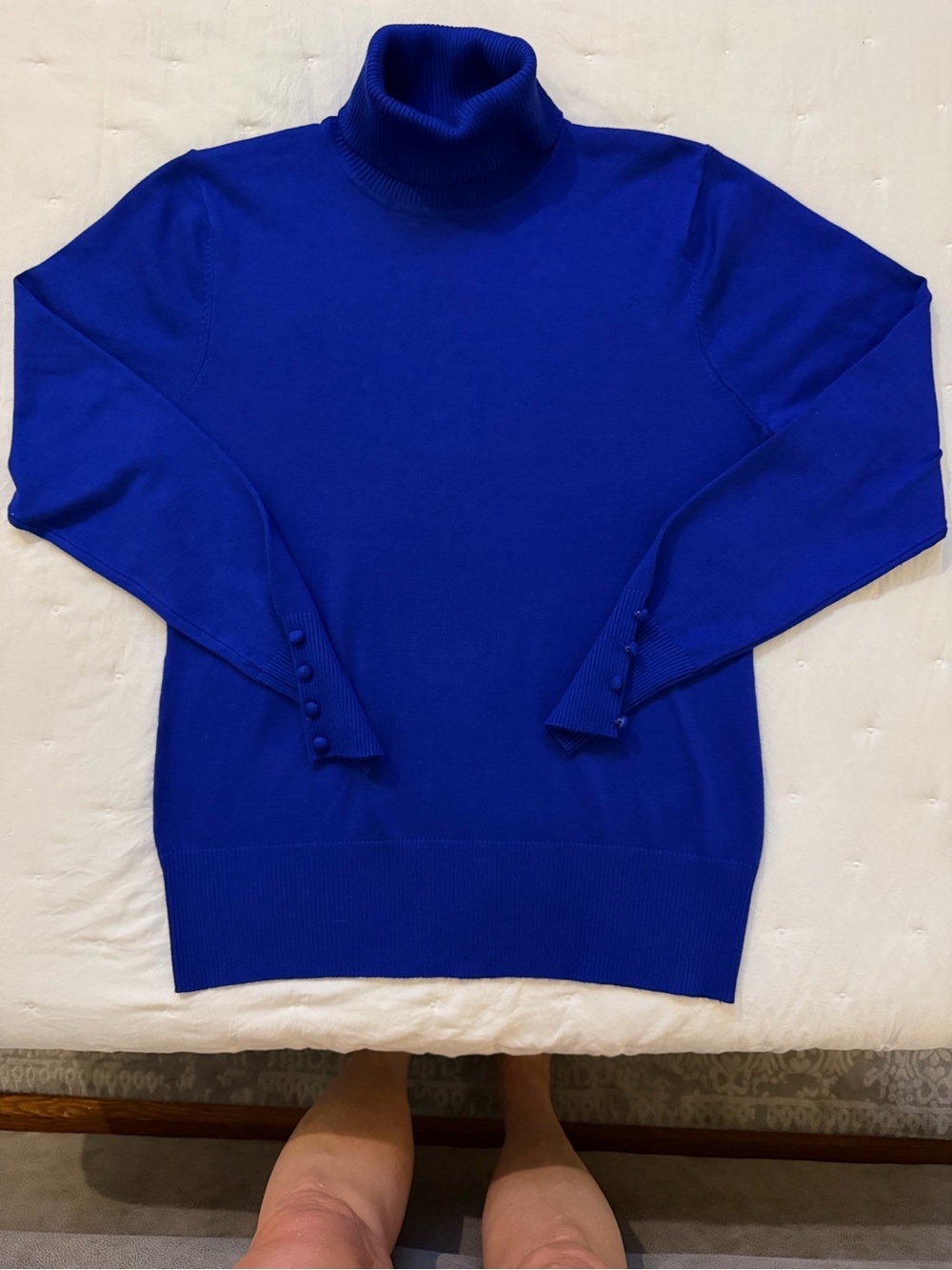Cable & Gauge Women’s Super Soft  Turtleneck Sweater in Cobalt Blue